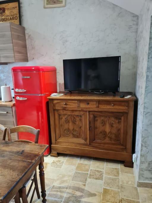 Petit Gite 18 Eme Tout Confort Saint-Germain-des-Fosses 外观 照片